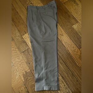 NWT - 40x29 - JOS BANK - Men's Gray Pants